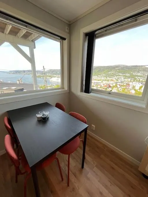 Central Apartment With View Bergen 0*,